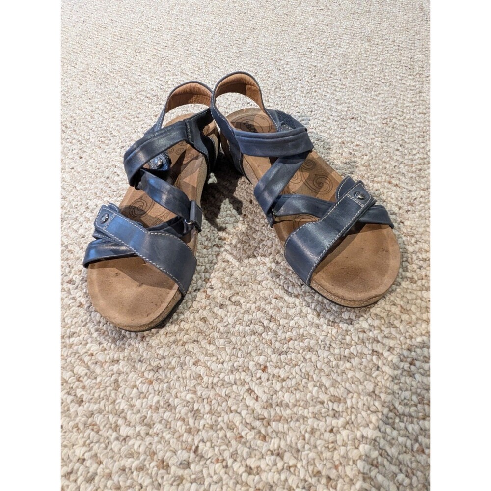 Taos Universe Sandals Womens 7-7.5  Blue Strappy Open Toe Comfort